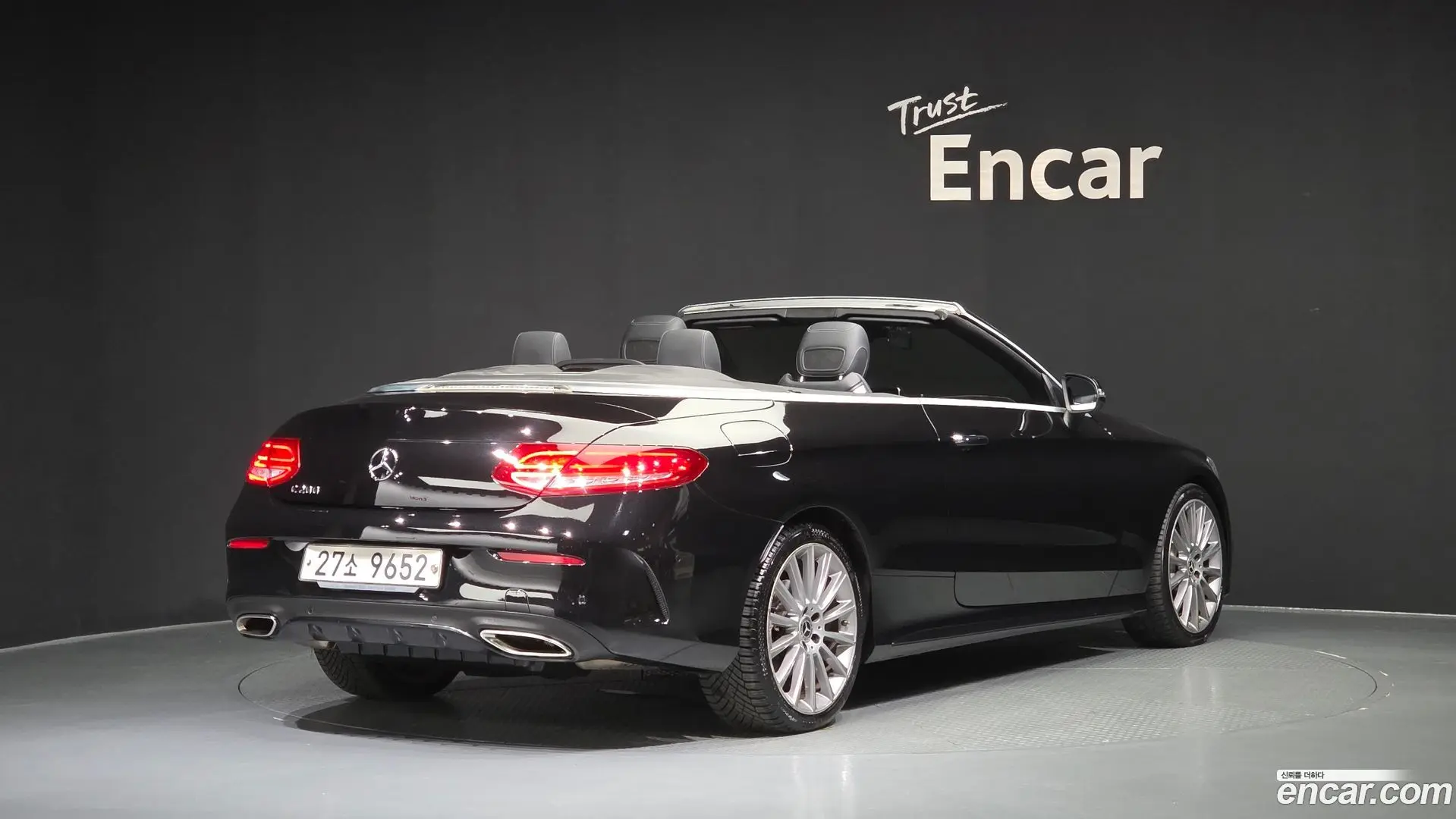Main__Slider__Photo:C-Class Mercedes-Benz 2018.2-1