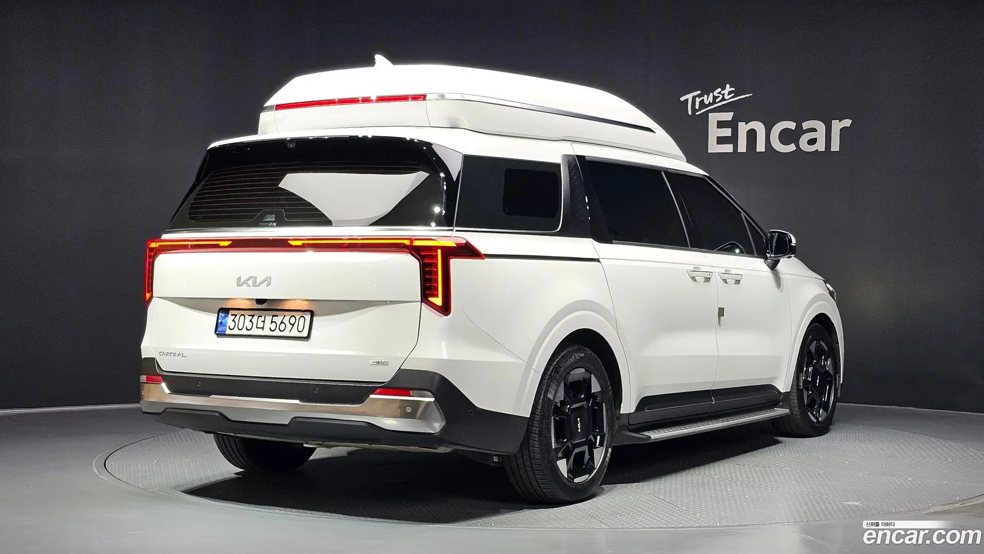 Main__Slider__Photo:Canival Kia 2024.9-1