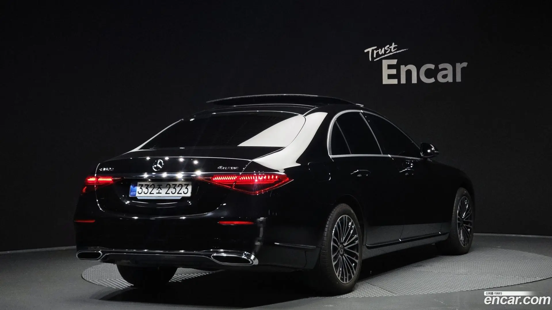 Main__Slider__Photo:S-Class Mercedes-Benz 2025.10-1