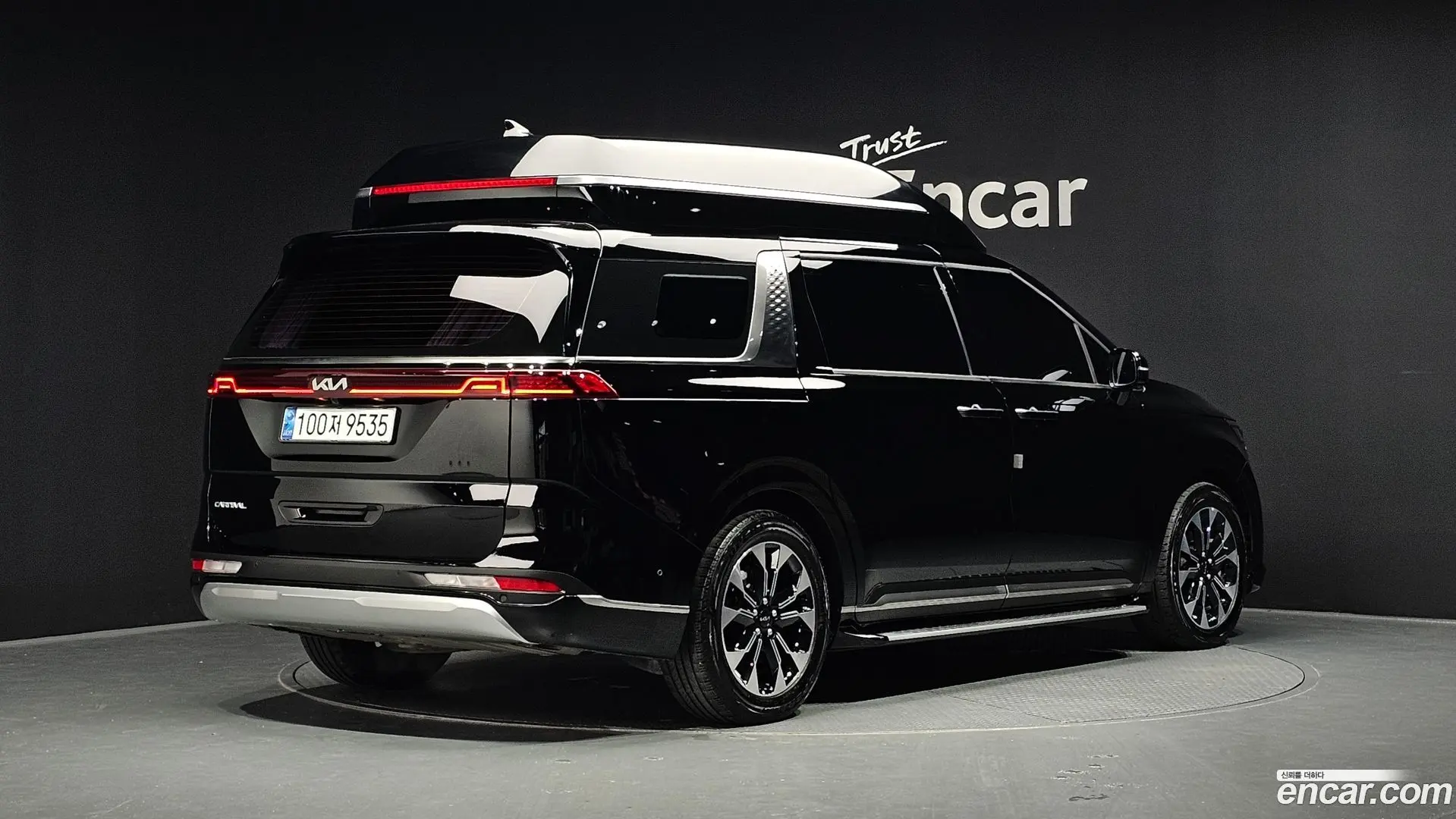 Main__Slider__Photo:Canival Kia 2022.8-1