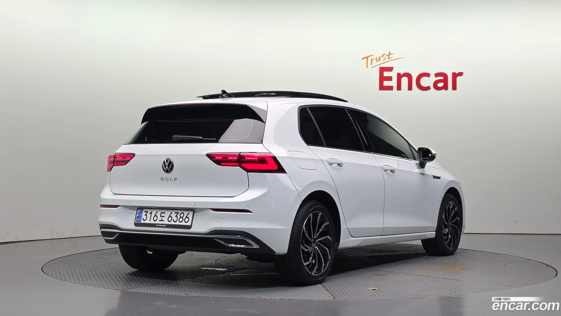 Main__Slider__Photo:Golf Volkswagen 2023.7-1