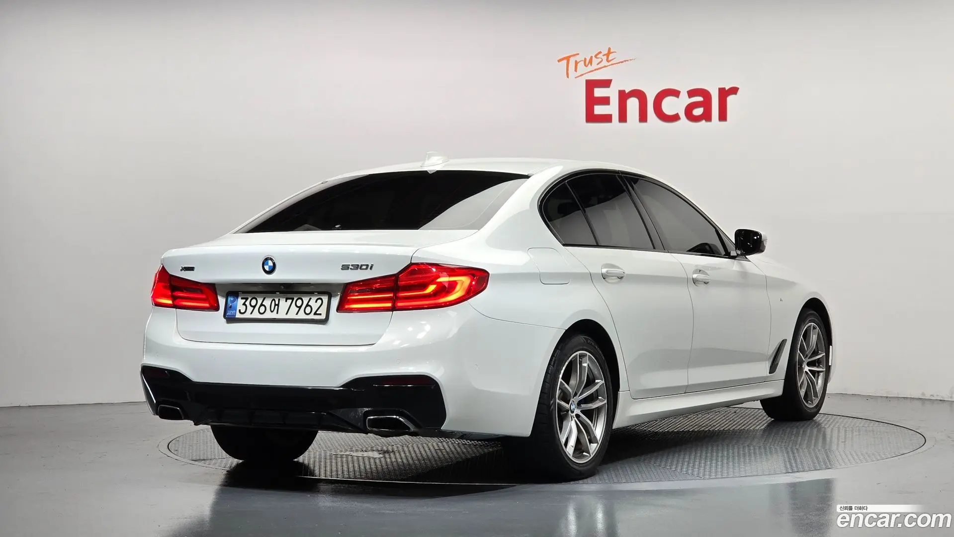 Main__Slider__Photo:5-Series BMW 2017.3-1