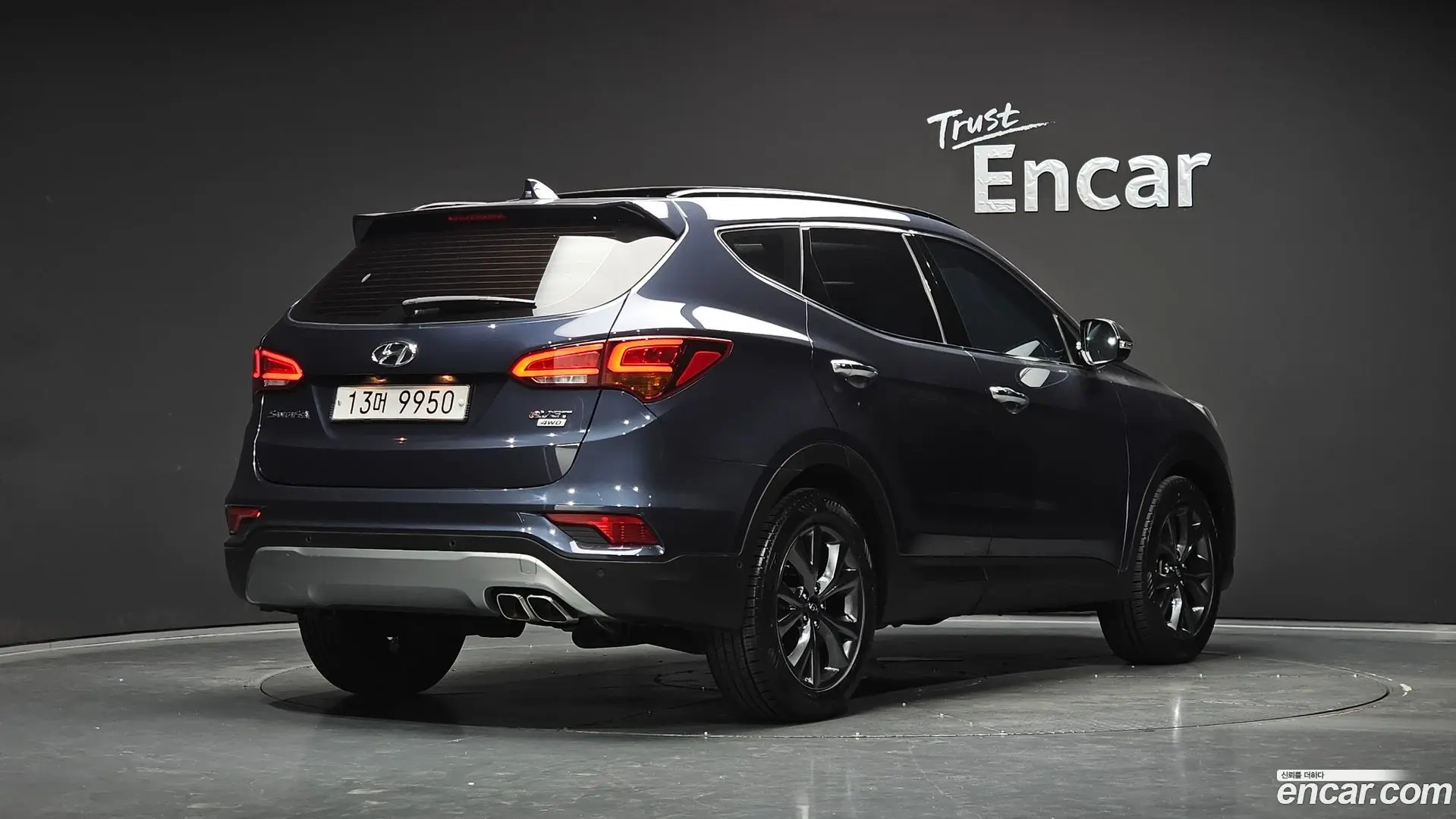 Main__Slider__Photo:Santafe Hyundai 2015.6-1