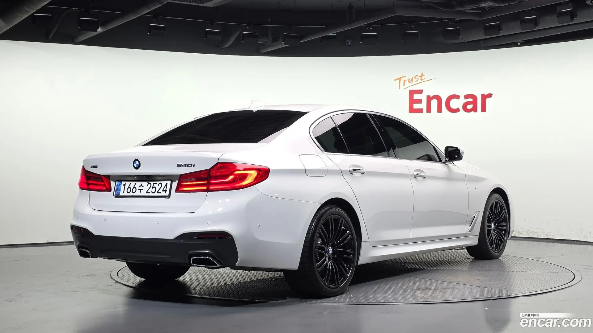 Main__Slider__Photo:5-Series BMW 2018.5-1