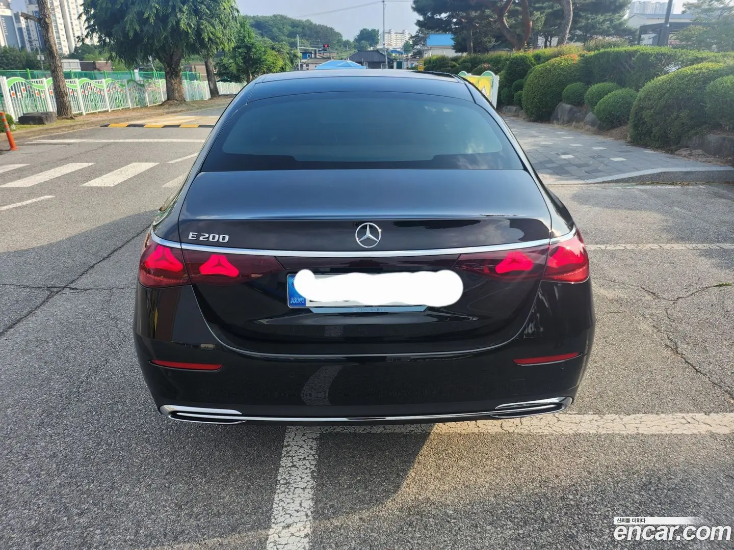 Main__Slider__Photo:E-Class Mercedes-Benz 2025.3-1