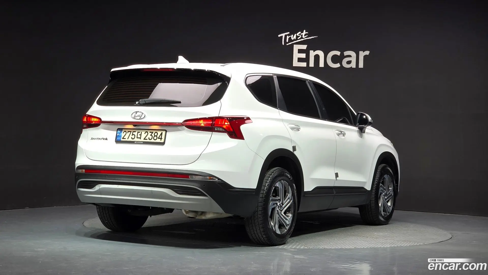 Main__Slider__Photo:Santafe Hyundai 2022.3-1
