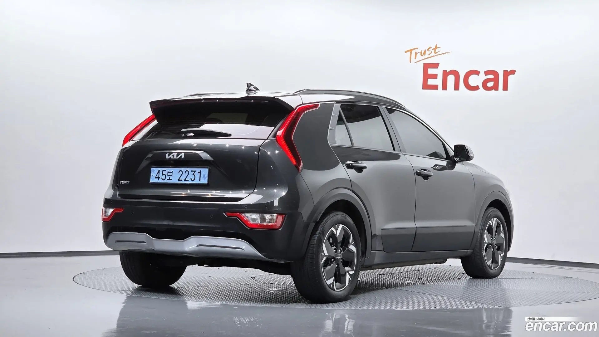 Main__Slider__Photo:Niro Kia 2022.8-1