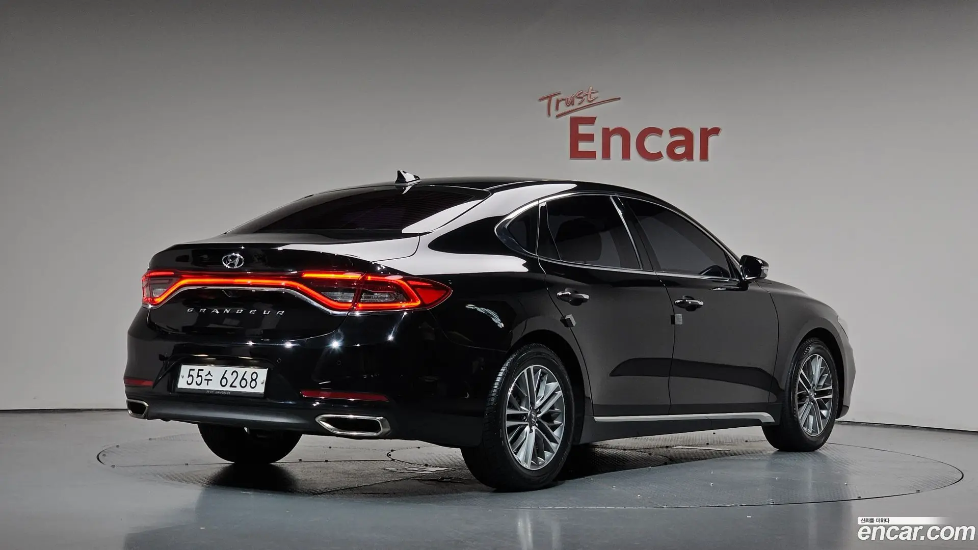 Main__Slider__Photo:Grandeur Hyundai 2019.0-1