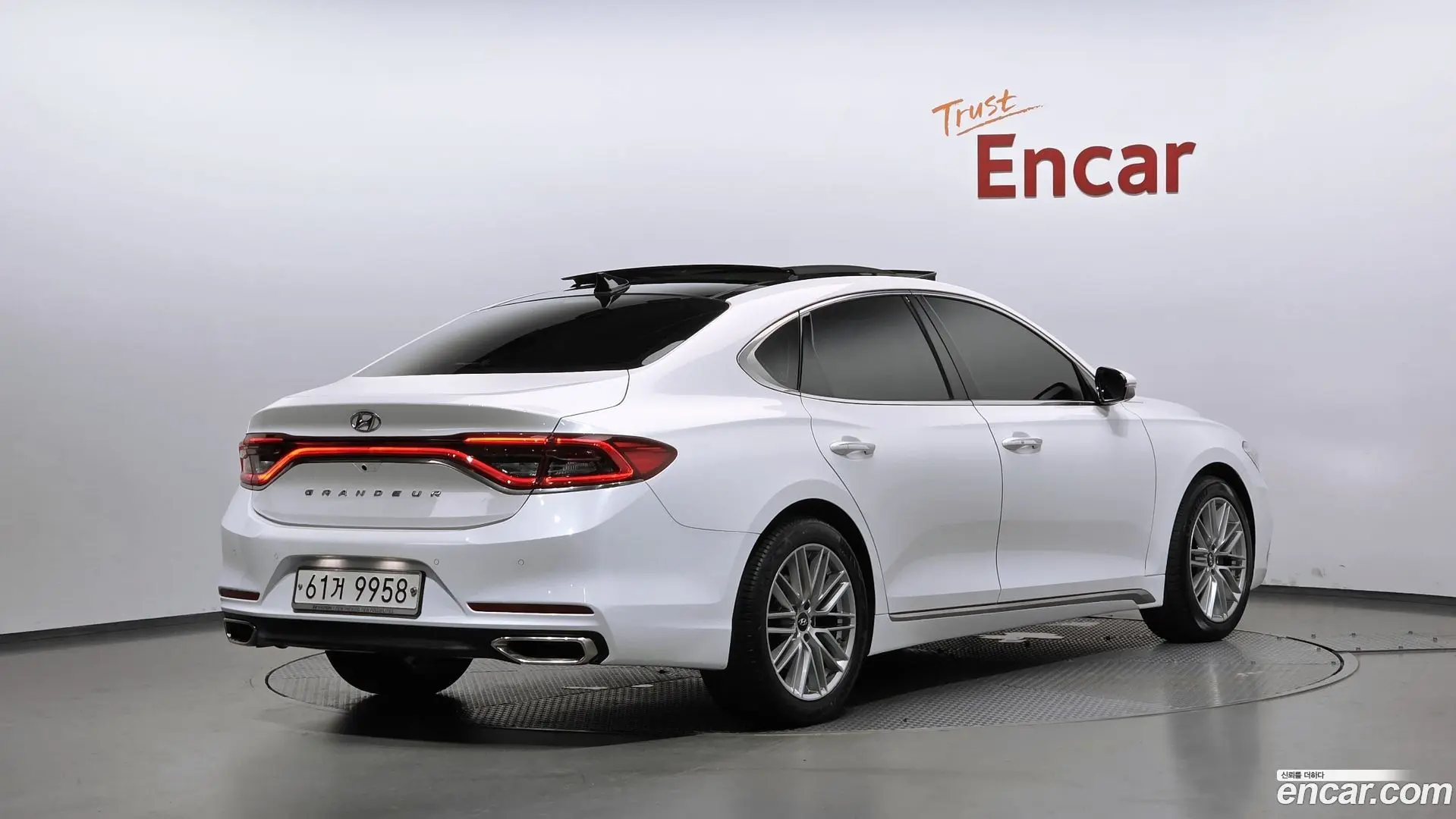 Main__Slider__Photo:Grandeur Hyundai 2018.8-1
