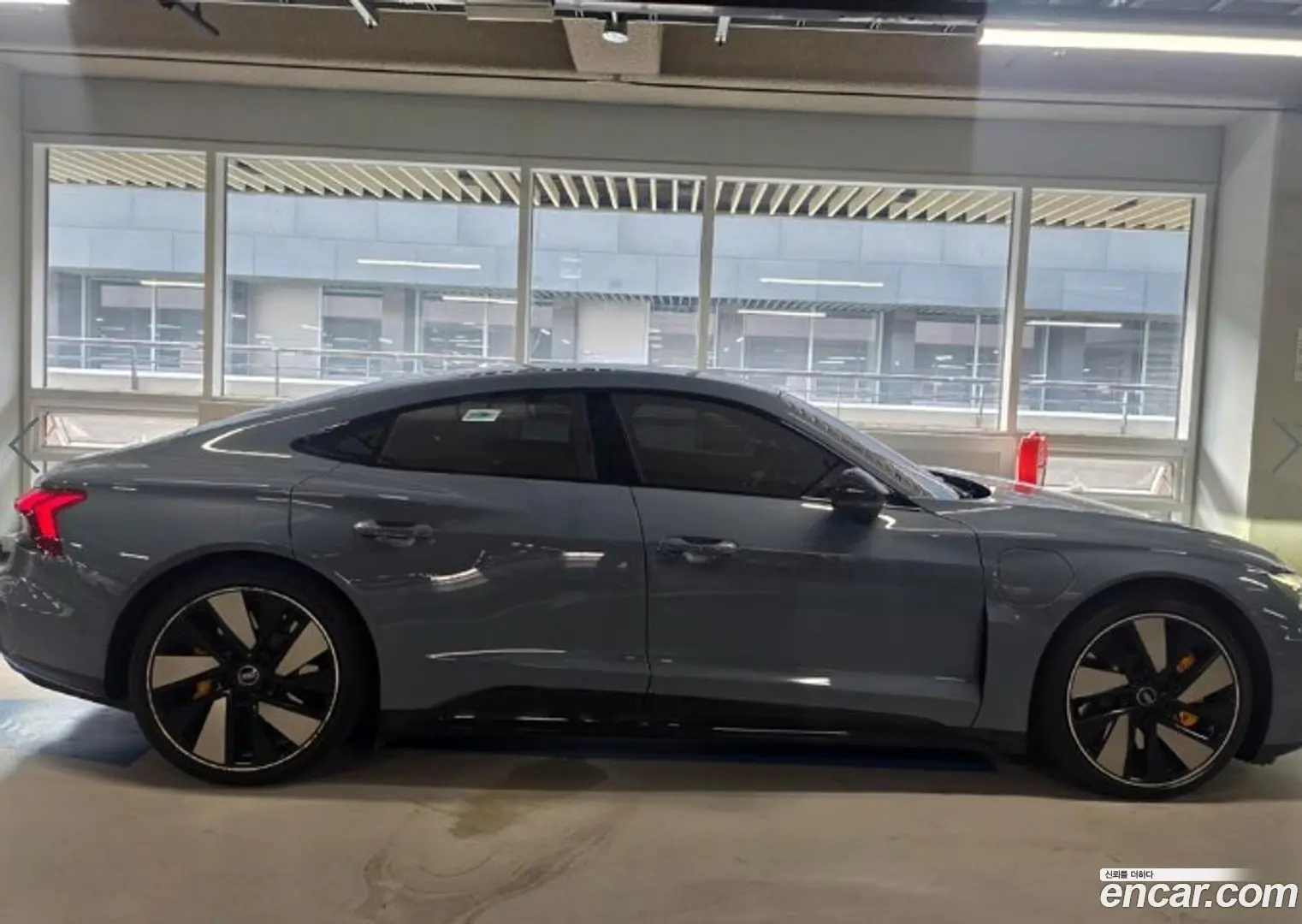 Main__Slider__Photo:e-tron GT Audi 2022.11-1