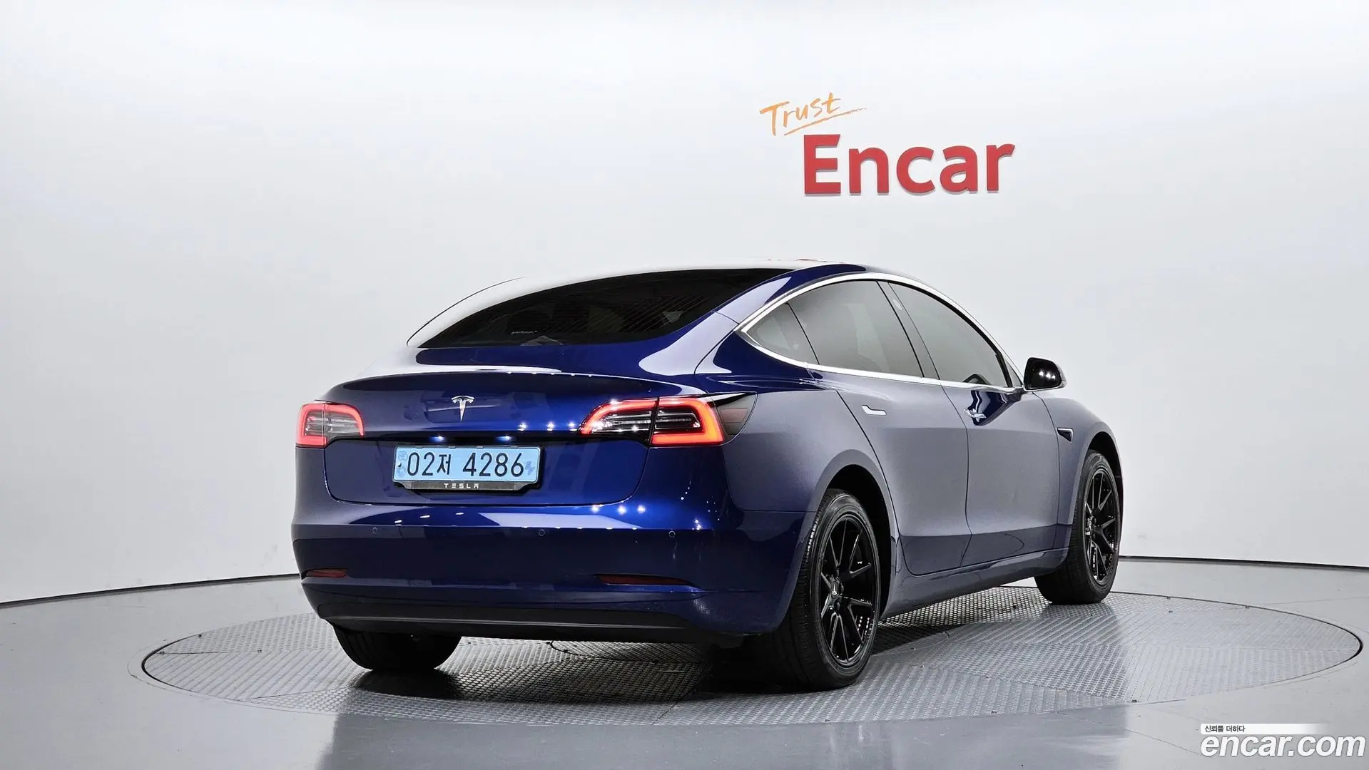 Main__Slider__Photo:Model 3 Tesla 2020.5-1