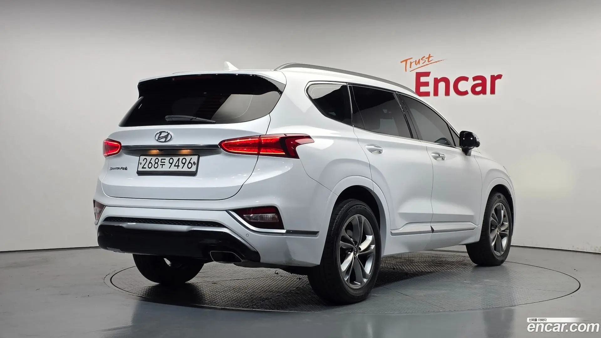 Main__Slider__Photo:Santafe Hyundai 2020.0-1