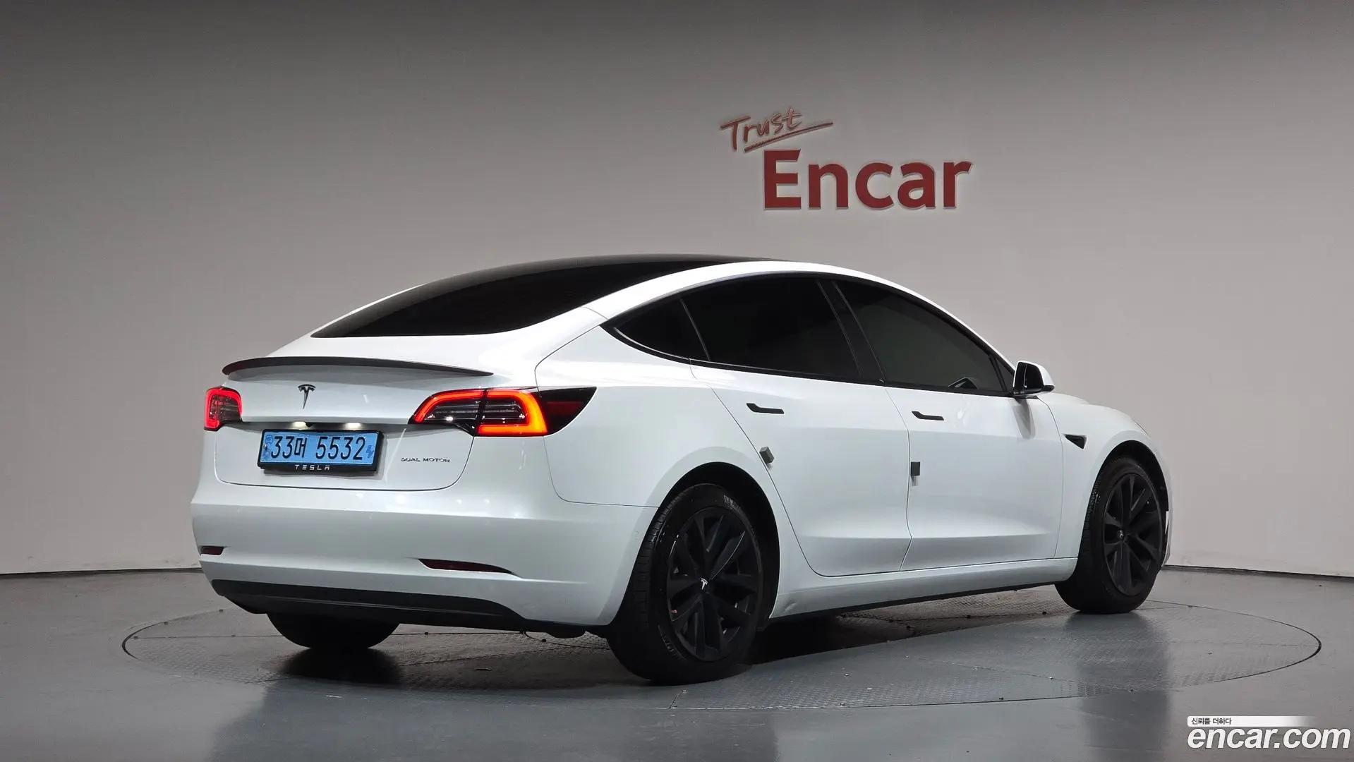 Main__Slider__Photo:Model 3 Tesla 2022.2-1