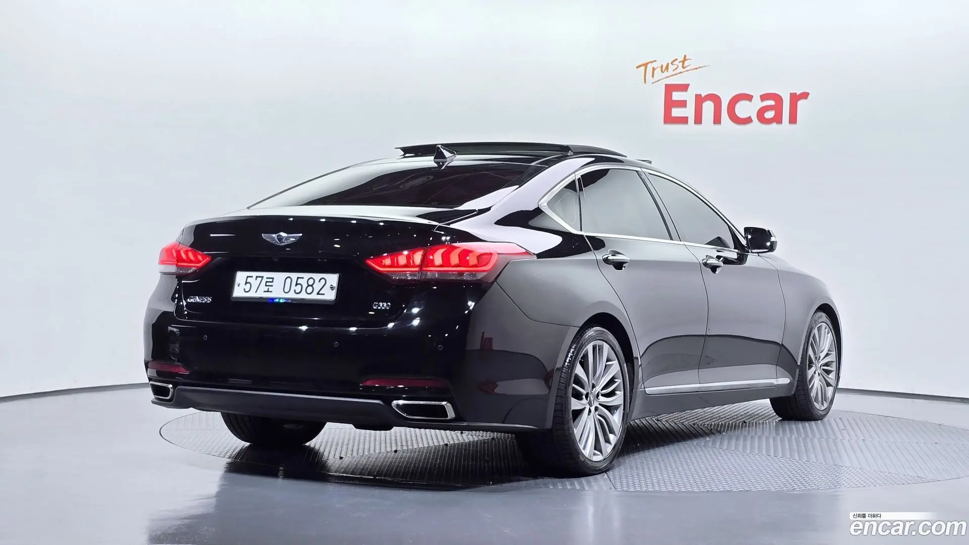 Main__Slider__Photo:Genesis Hyundai 2016.2-1