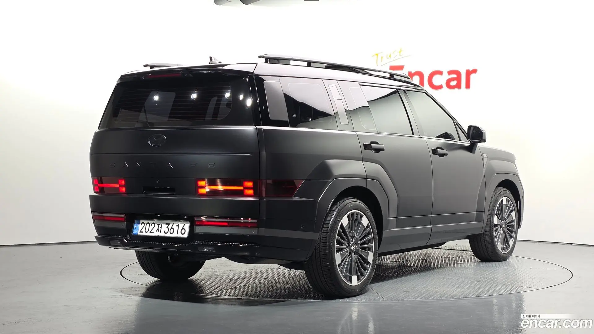 Main__Slider__Photo:Santafe Hyundai 2025.1-1