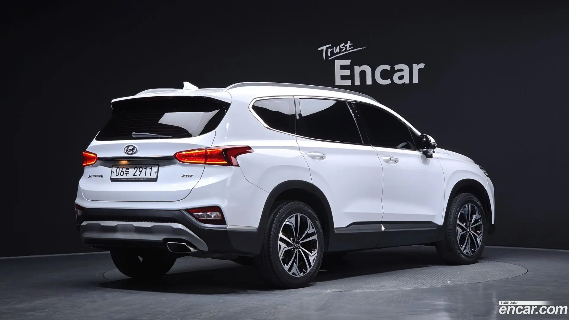 Main__Slider__Photo:Santafe Hyundai 2019.0-1