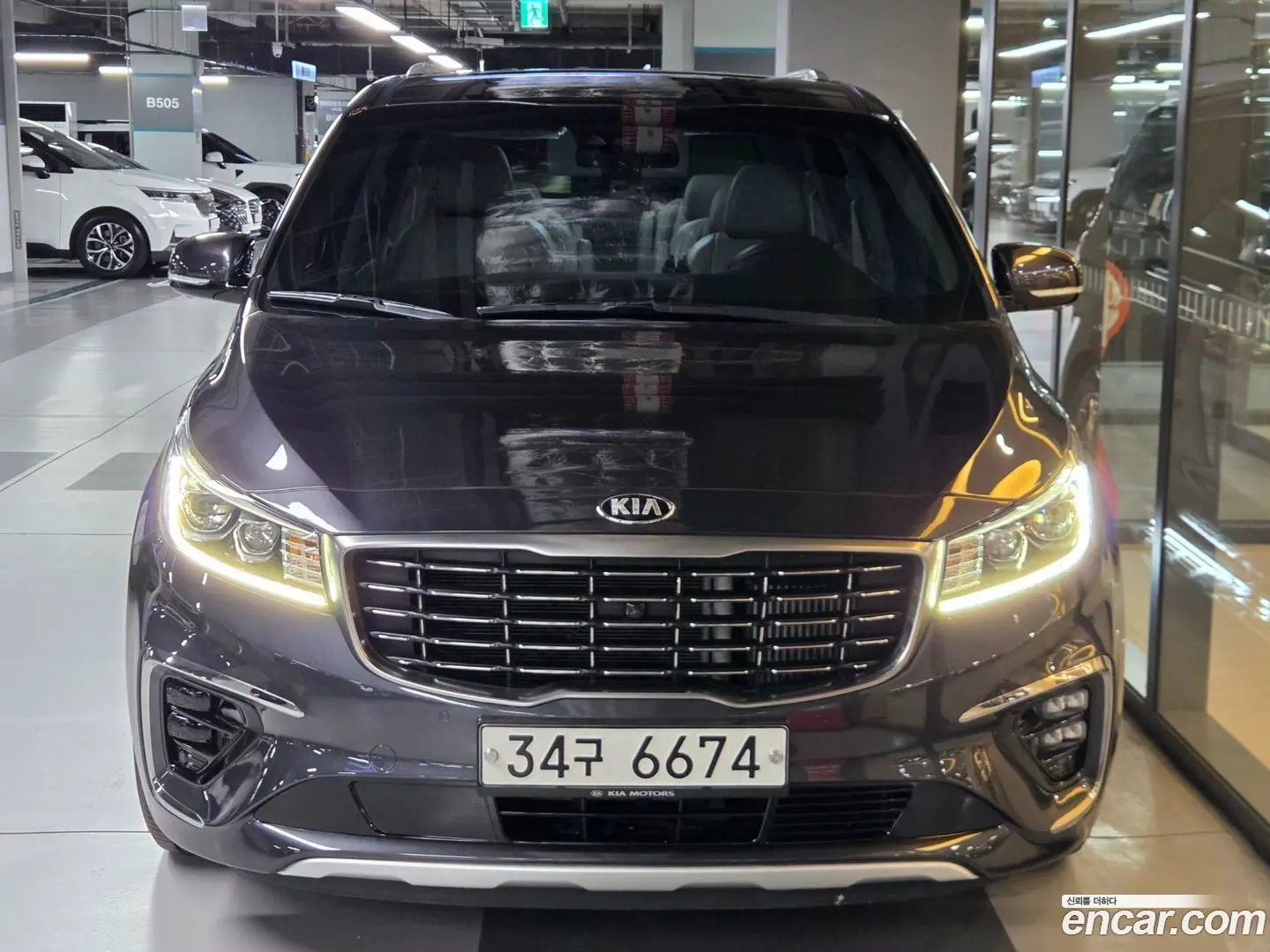 Main__Slider__Photo:Canival Kia 2018.9-1