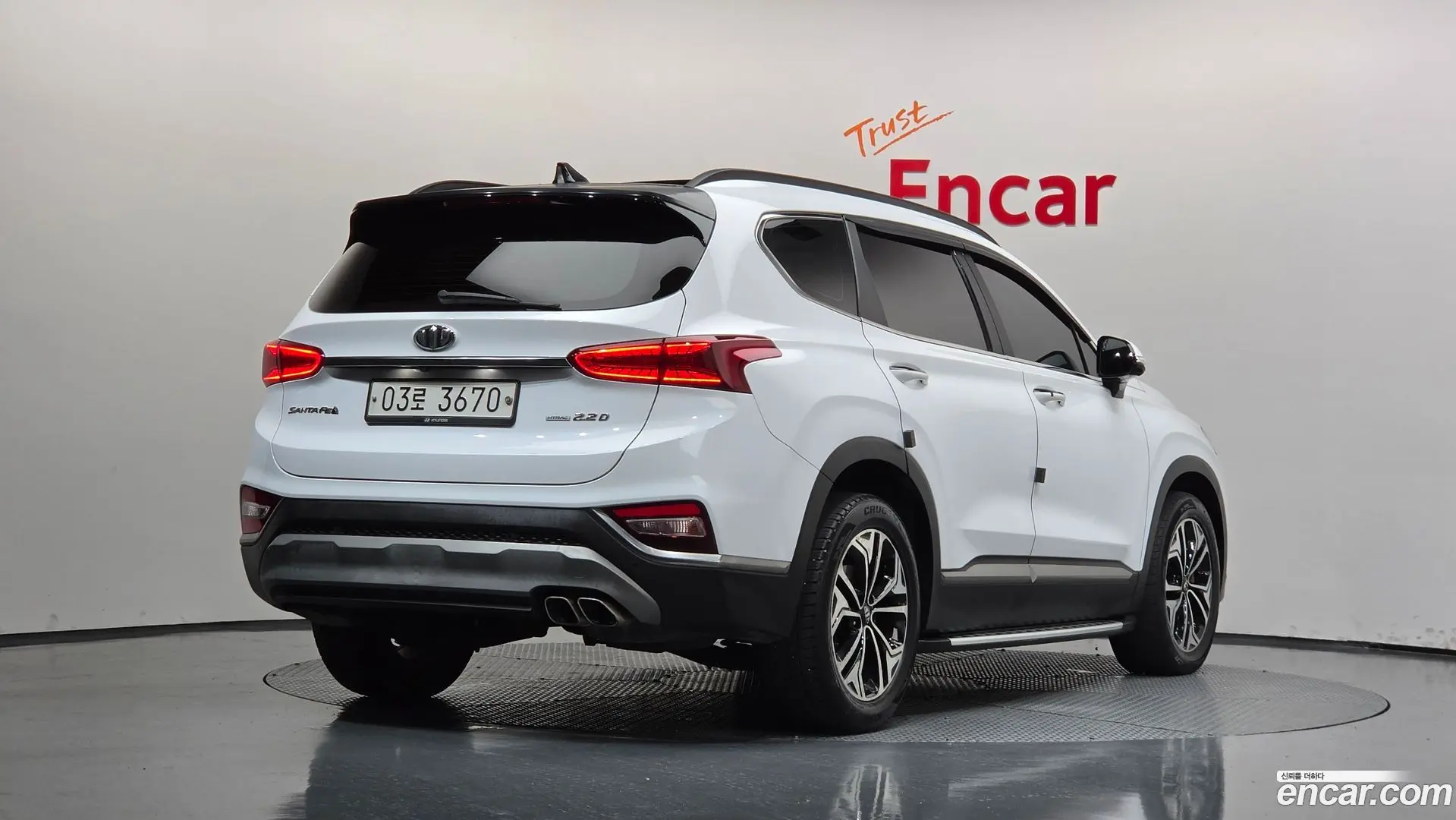 Main__Slider__Photo:Santafe Hyundai 2018.4-1