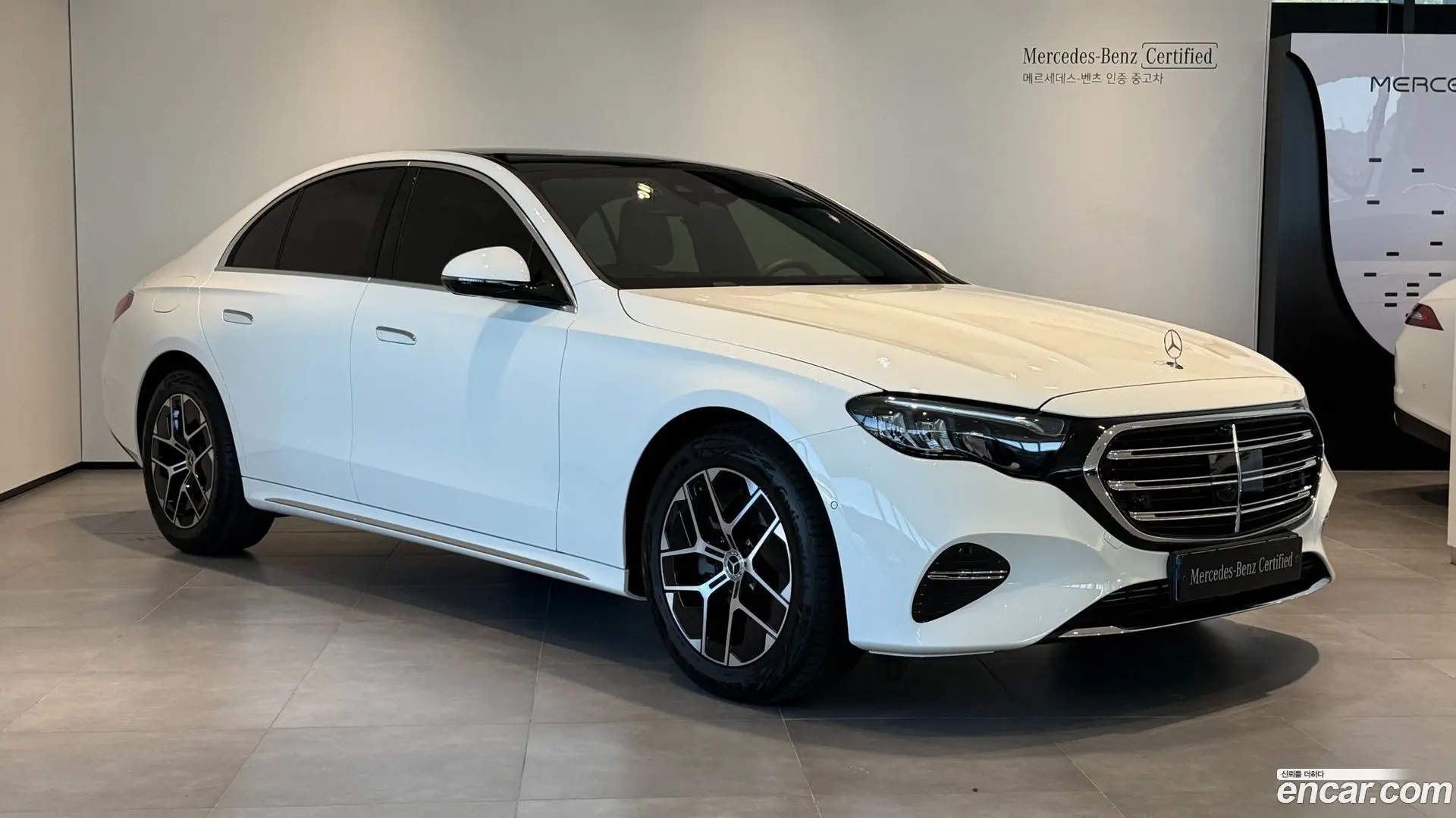 Main__Slider__Photo:E-Class Mercedes-Benz 2026.4-1
