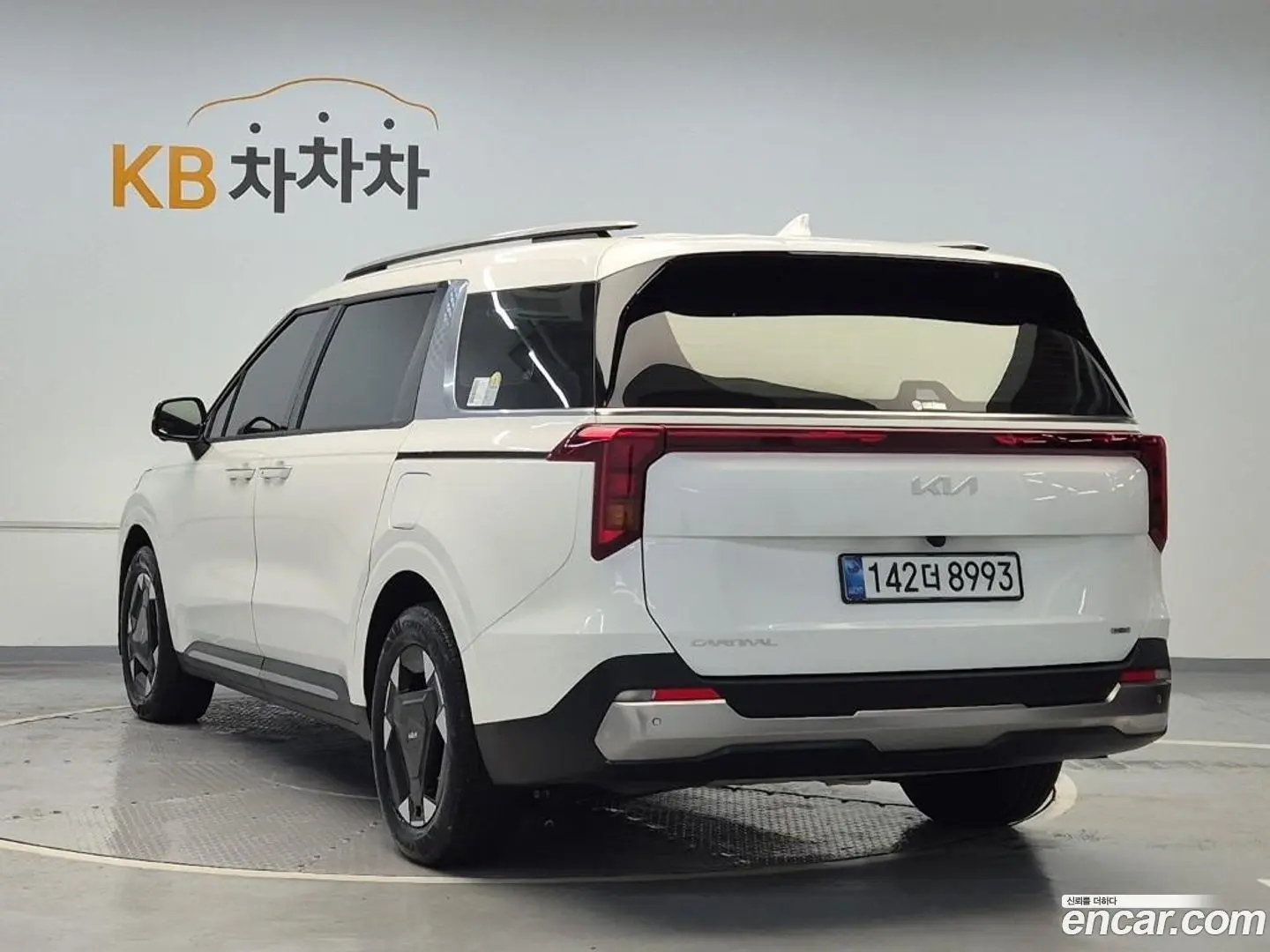 Main__Slider__Photo:Canival Kia 2025.6-1
