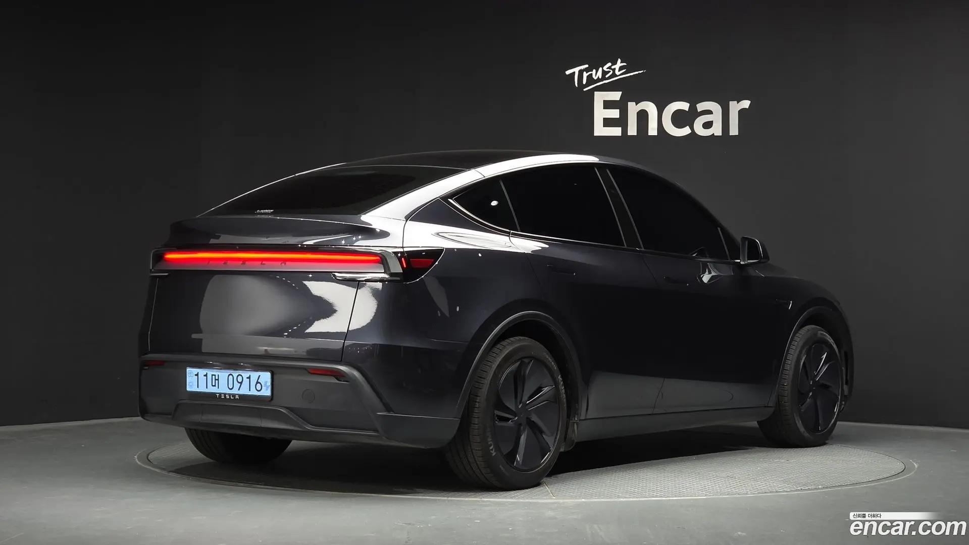 Main__Slider__Photo:Model Y Tesla 2026.0-1