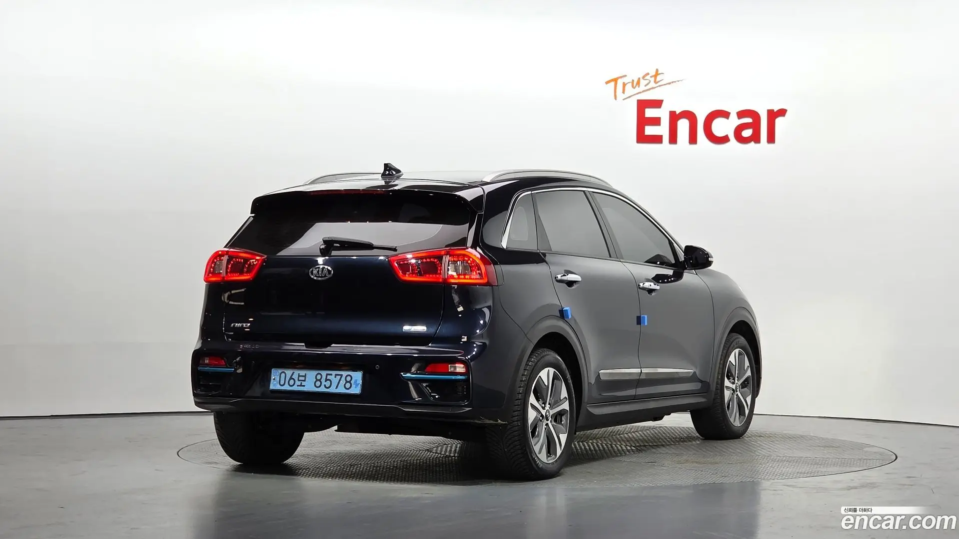 Main__Slider__Photo:Niro Kia 2019.3-1