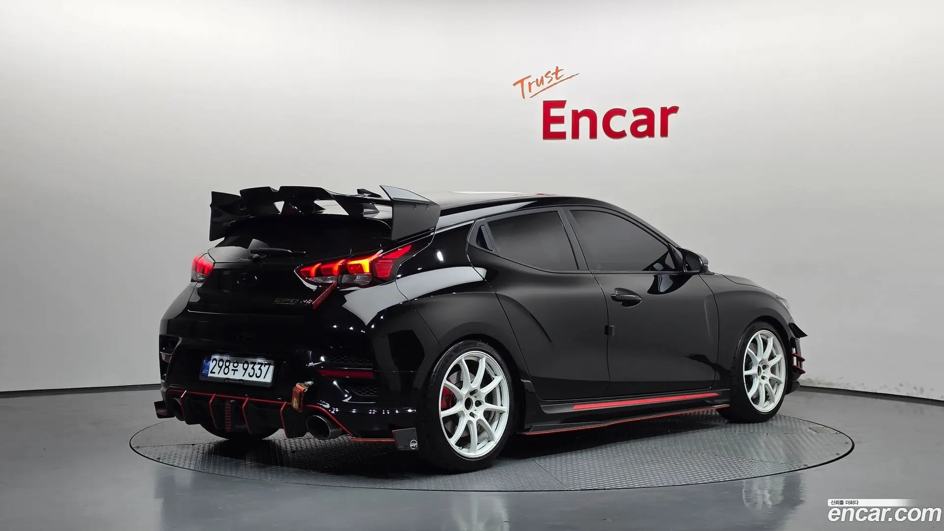 Main__Slider__Photo:Veloster Hyundai 2020.8-1