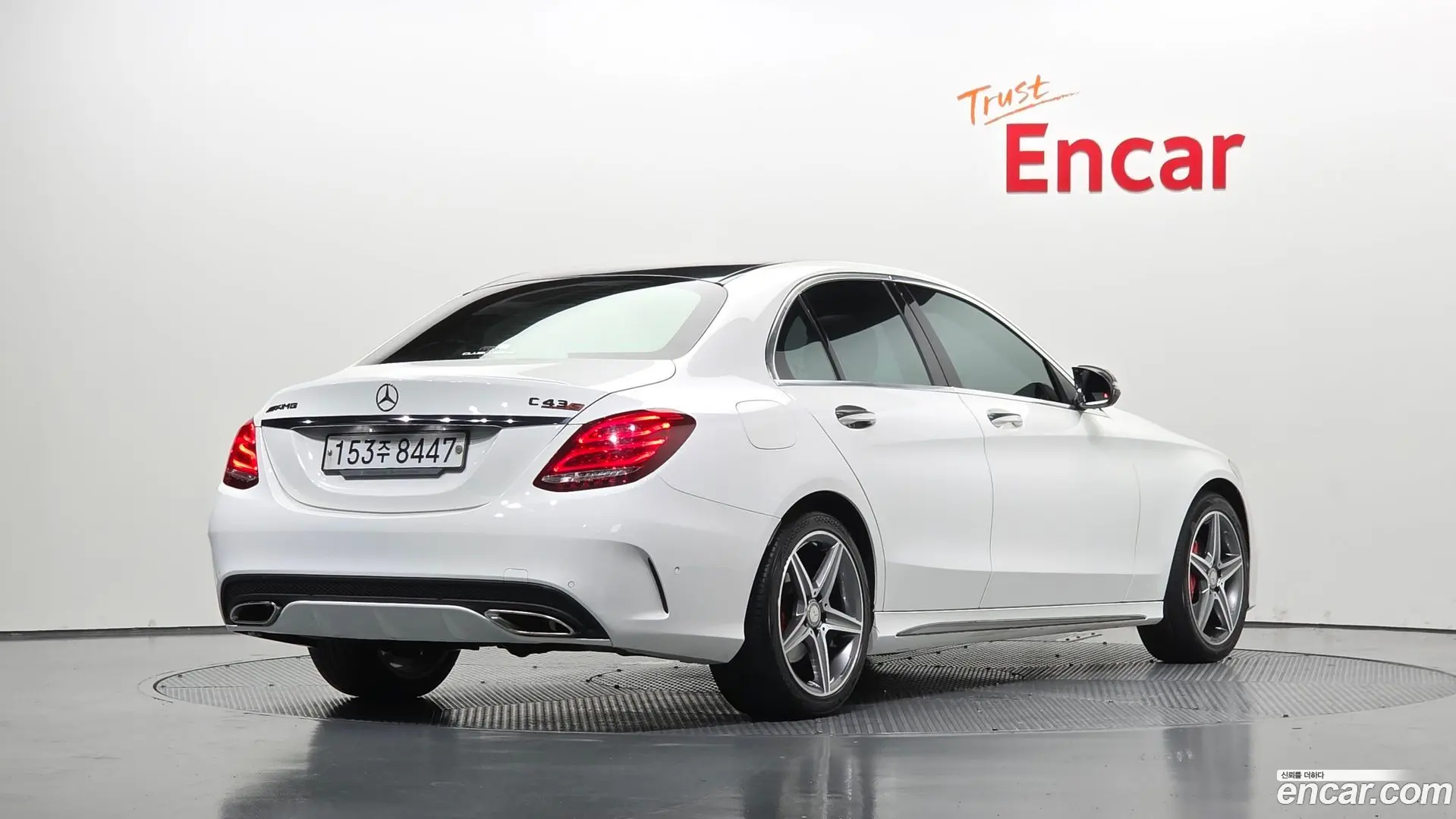 Main__Slider__Photo:C-Class Mercedes-Benz 2015.8-1