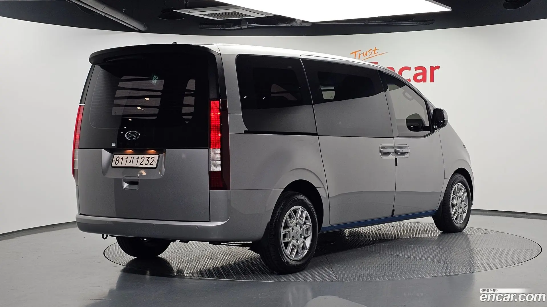 Main__Slider__Photo:Staria Hyundai 2022.6-1