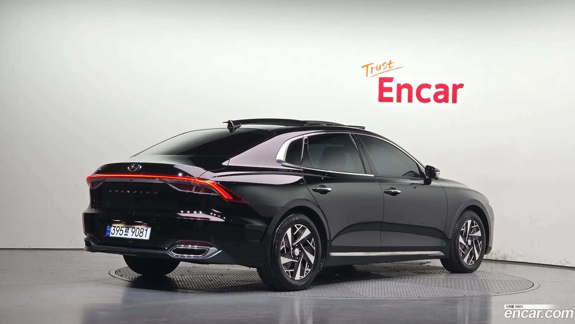Main__Slider__Photo:Grandeur Hyundai 2022.6-1