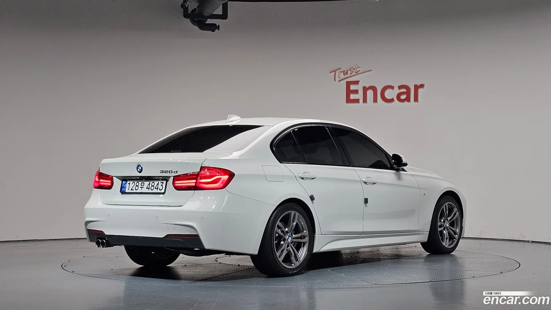 Main__Slider__Photo:3-Series BMW 2018.11-1
