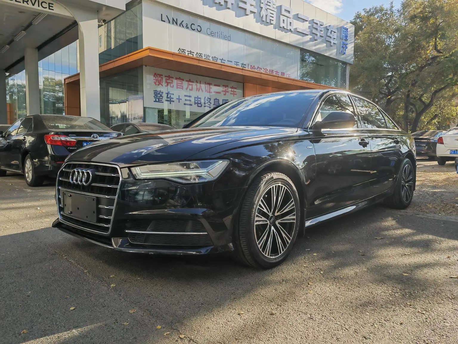 Main__Slider__Photo:undefined undefined 2018-0