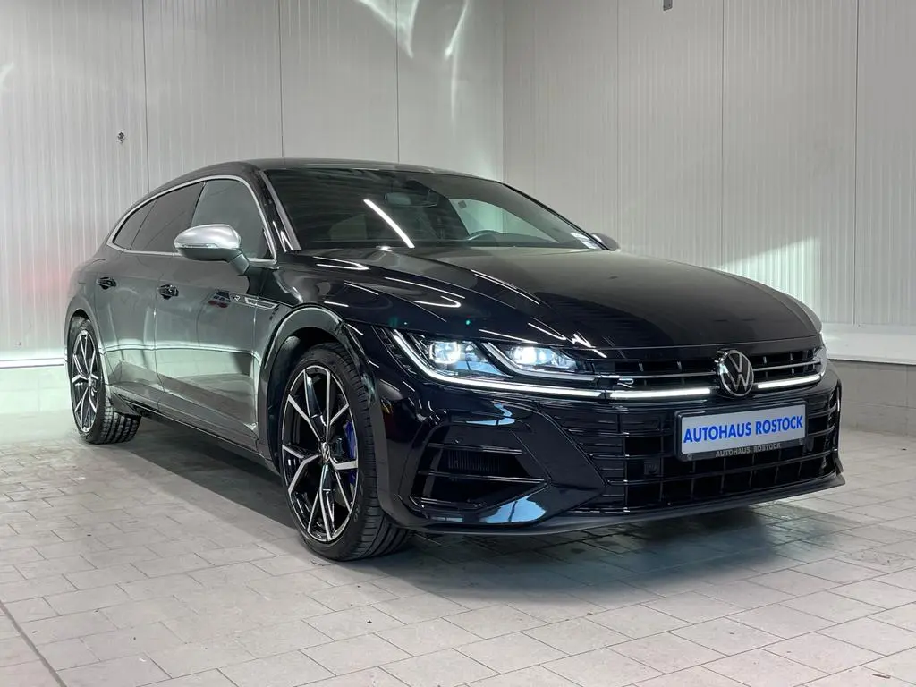 Main__Slider__Photo:Volkswagen Arteon Shootingbrake R 4Motion 2.0 TSI DSG LED 03/2024-1
