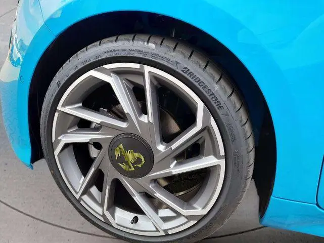 Main__Slider__Photo:Abarth 500C Cabrio Scorpione-/Winter-Paket Schalensitze 01/2024-0