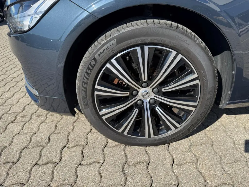 Main__Slider__Photo:Volvo V90 T6 AWD Inscription Expression Recharge Plug- 12/2021-0