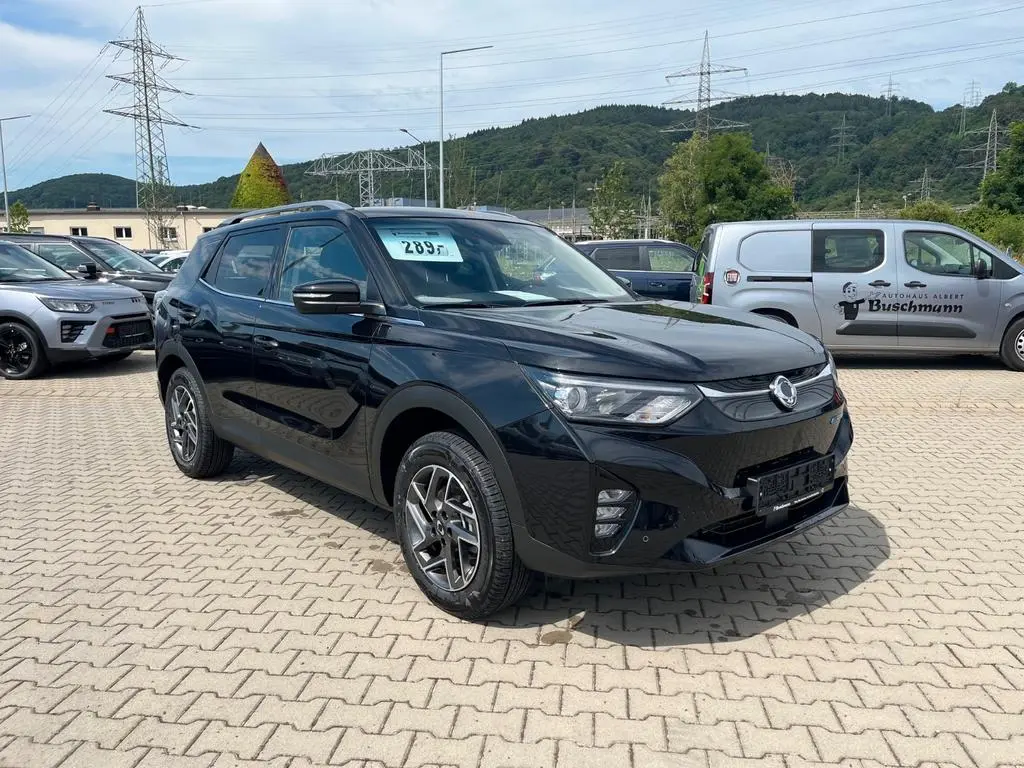 Main__Slider__Photo:Ssangyong Korando E-Motion Platinum 61,5 kWh -GELEGENHEIT- 08/2023-0