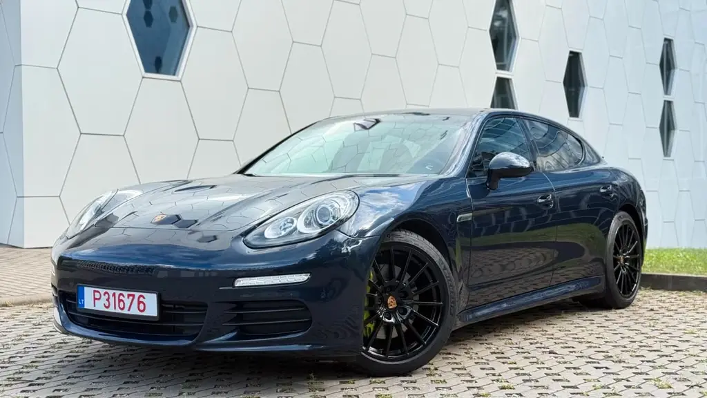 Main__Slider__Photo:Porsche Panamera S E-Hybrid S 06/2014-1