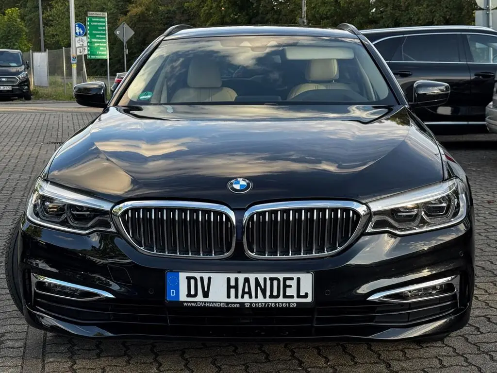 Main__Slider__Photo:BMW 530 i xDrive Luxury Line *PDC/Kamera/Navi* 09/2018-1