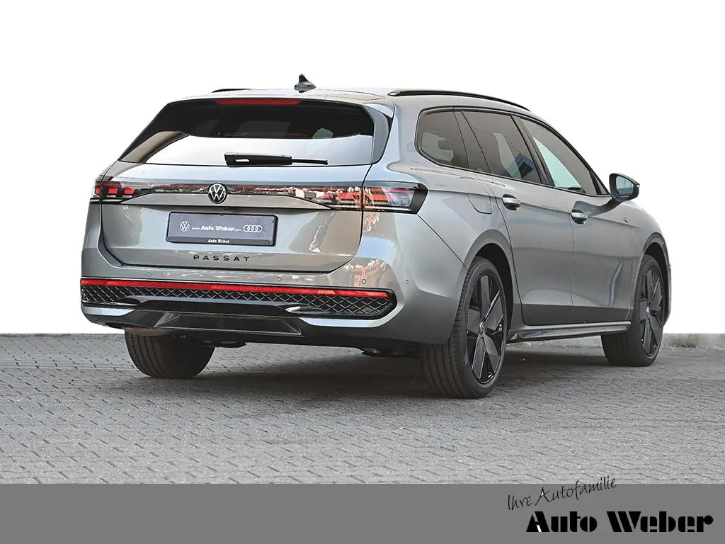 Main__Slider__Photo:Volkswagen Passat Variant R-Line 2.0 TDI 4MOTION DSG Sportp 01/2026-1