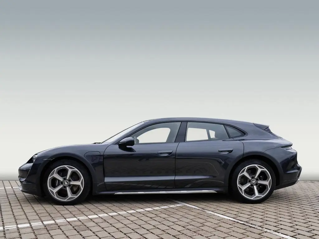 Main__Slider__Photo:Porsche Taycan 4 Cross Turismo 08/2023-0