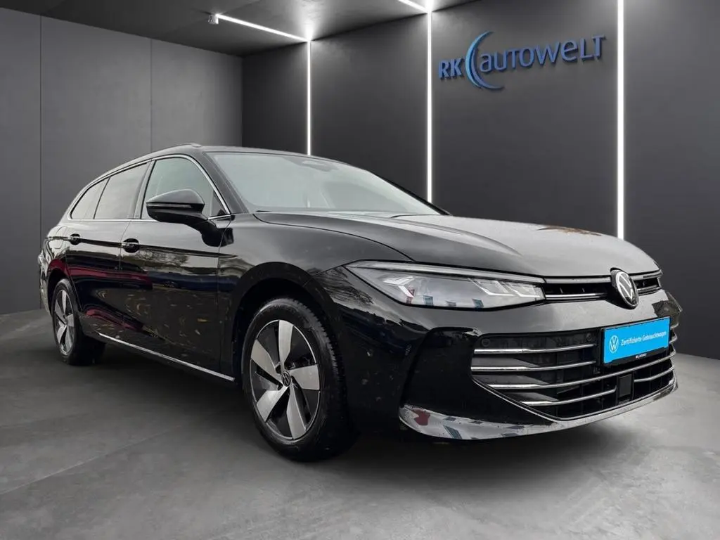 Main__Slider__Photo:Volkswagen Passat Variant Business 1,5 l eTSI DSG LED Navi 01/2025-1