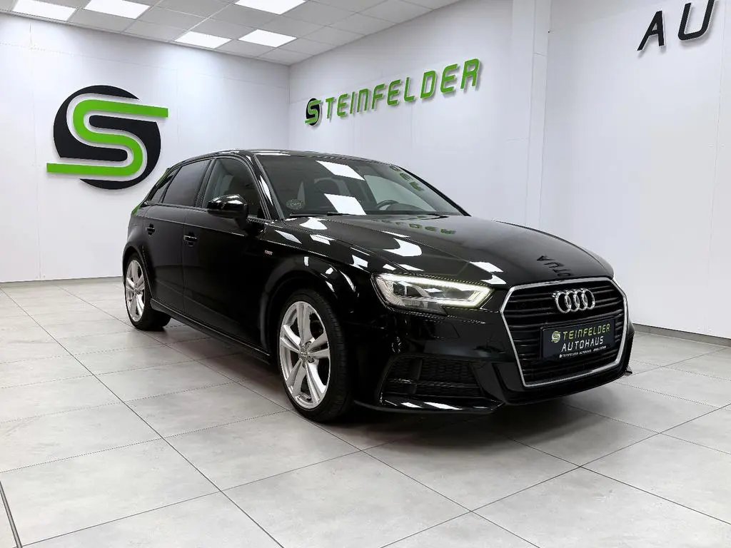 Main__Slider__Photo:Audi A3 Sportback 40 TFSI quattro /S LINE / LED / SHZ 04/2019-0