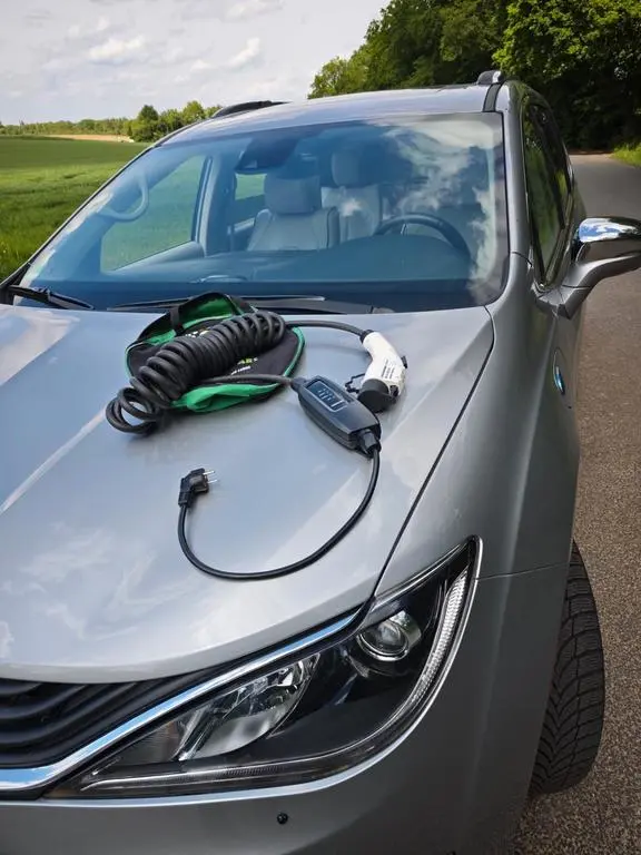 Main__Slider__Photo:Chrysler Pacifica Hybrid "Vollausstattung" 05/2018-0
