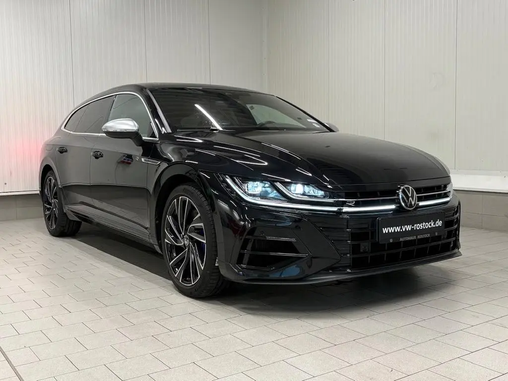 Main__Slider__Photo:Volkswagen Arteon Shootingbrake R 4Motion 2.0 TSI DSG LEDER 08/2023-1
