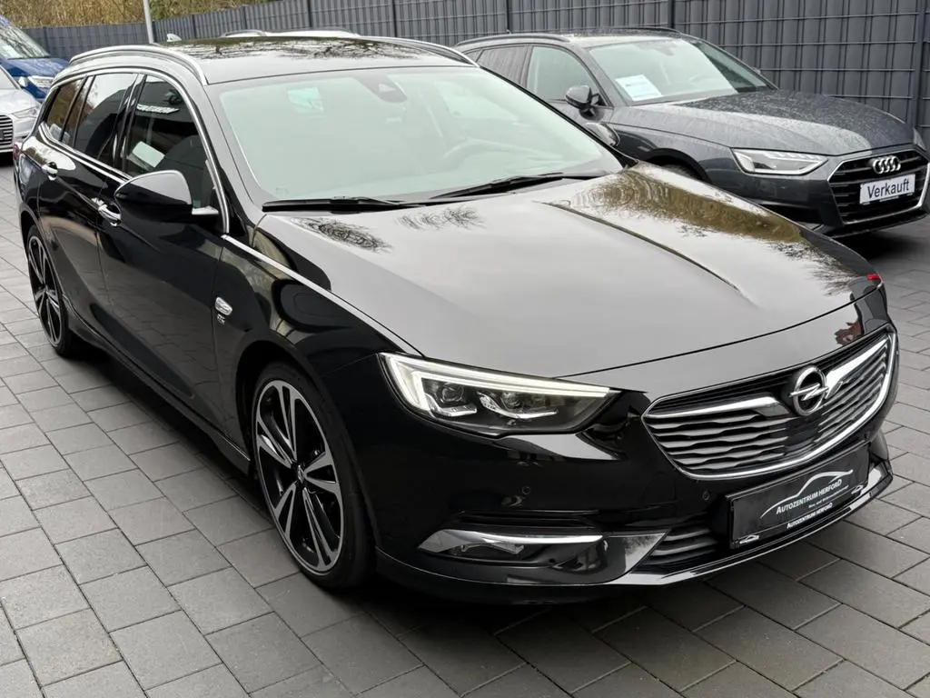 Main__Slider__Photo:Opel Insignia B Sports Tourer Innovation OPC Line 4x4 10/2018-0