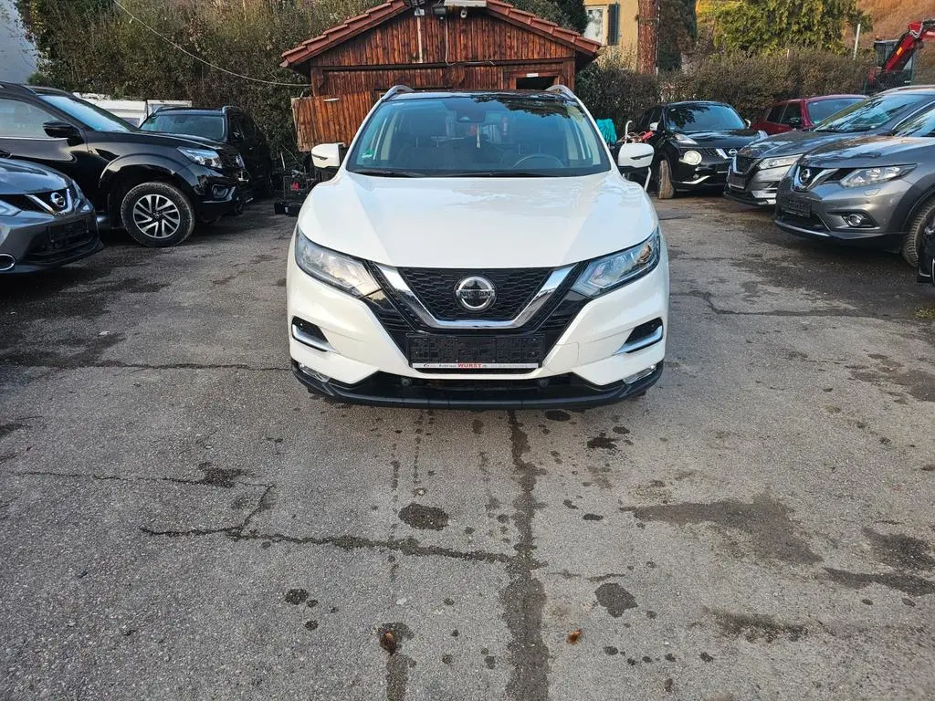 Main__Slider__Photo:Nissan Qashqai N-Connecta 10/2018-0