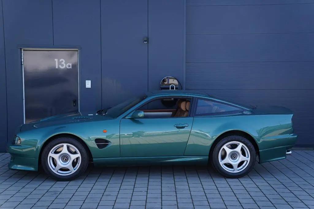 Main__Slider__Photo:Aston Martin V8 Vantage Le Mans Coupé 07/1999-0