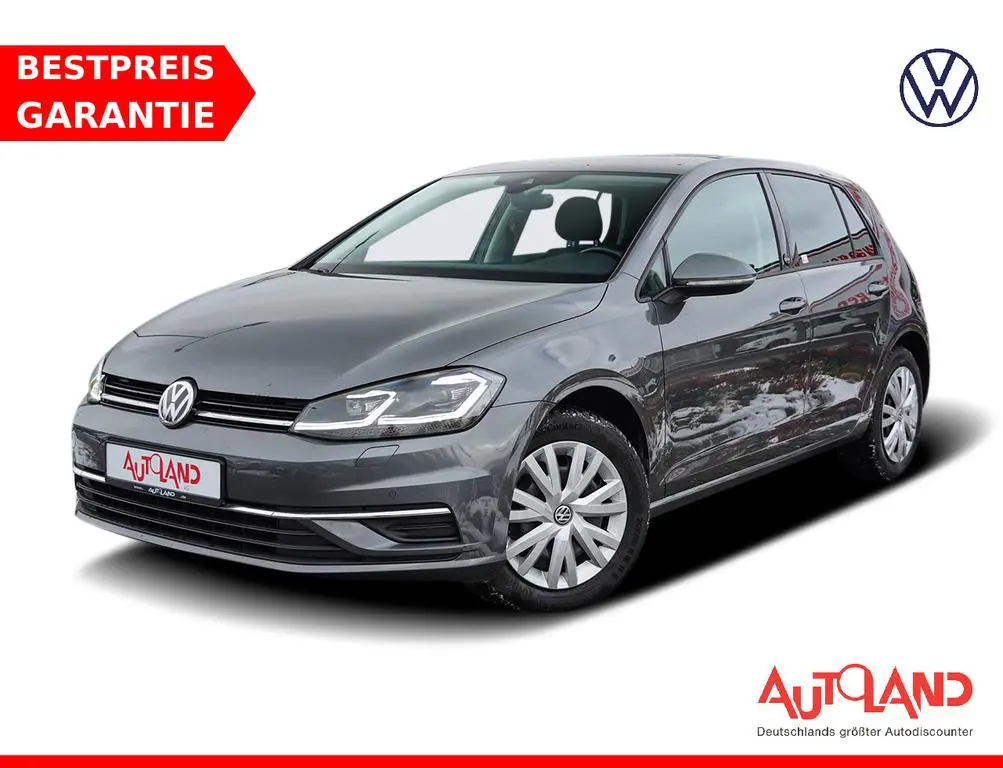 Main__Slider__Photo:Volkswagen Golf VII 1.0 Sound Klimaaut. LED ACC Dynaudio 07/2017-0