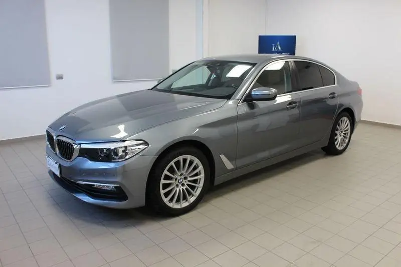 Main__Slider__Photo:BMW Serie 5 520 d xDrive aut. Luxury 09/2017-0