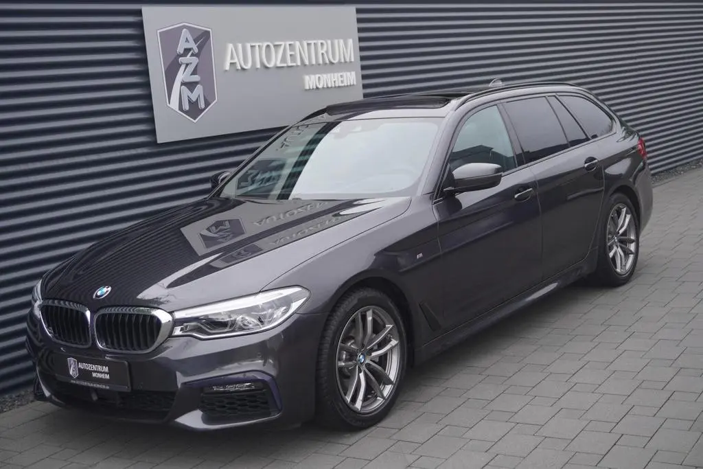 Main__Slider__Photo:BMW 520 d TOURING|M-SPORTPAKET|VIRTUAL|PANORAMA|NAVI 07/2019-1